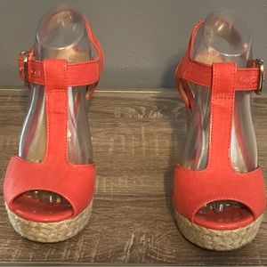 Antonio Melani coral platform wedge sandals Sz 9